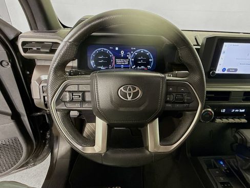Certified 2024 Toyota Tacoma TRD Off-Road AWD/4WD image 11