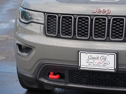Used 2021 Jeep Grand Cherokee Trailhawk w/ Trailhawk Luxury Group AWD/4WD image 9