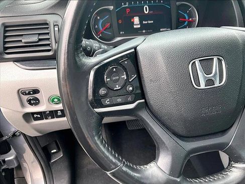 Used 2019 Honda Pilot Touring image 19