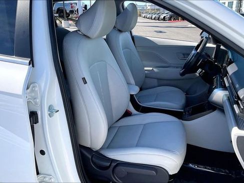 Used 2024 Hyundai Kona Limited image 6