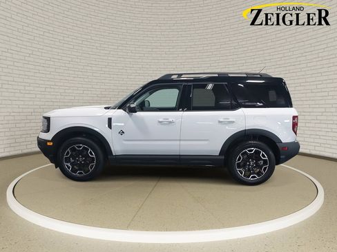 Used 2025 Ford Bronco Sport Outer Banks image 8