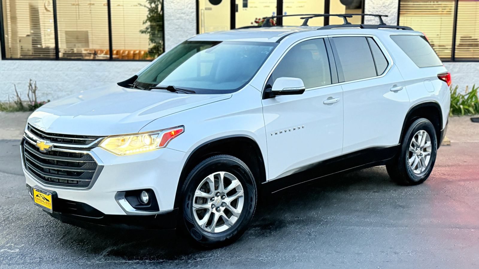 Used 2020 Chevrolet Traverse LT FWD image 3