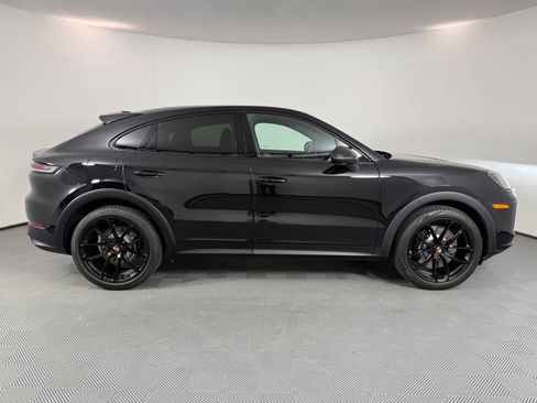 Certified 2026 Porsche Cayenne S AWD/4WD image 8