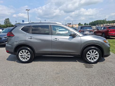 Used 2018 Nissan Rogue SV w/ Premium Package AWD/4WD image 7