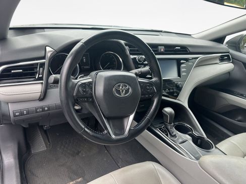 Used 2018 Toyota Camry SE FWD image 10