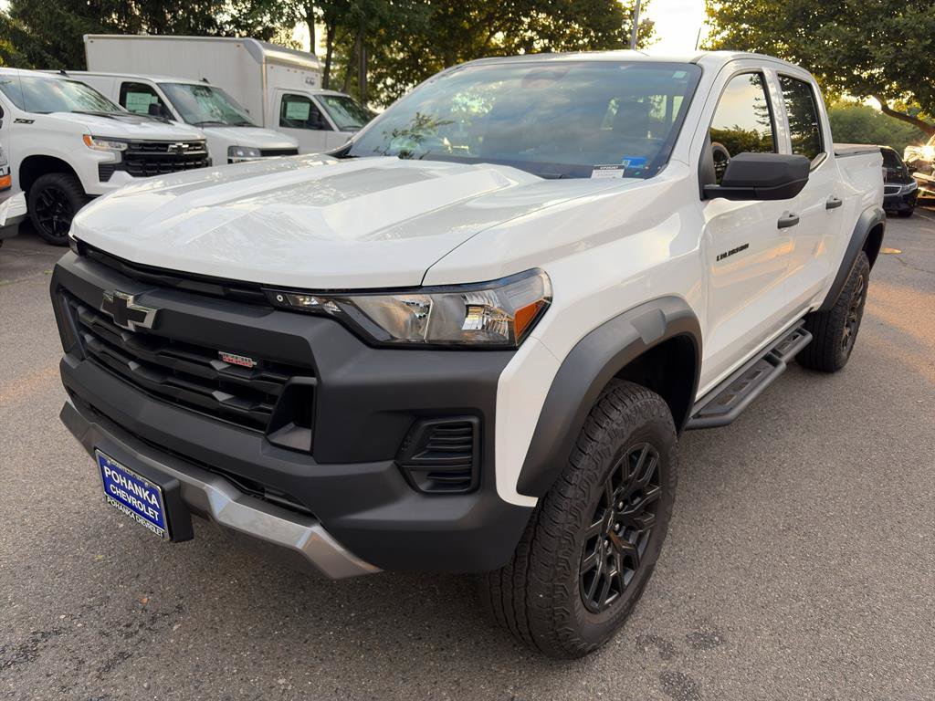Used 2023 Chevrolet Colorado Trail Boss w/ Advanced Trailering Package AWD/4WD image 3