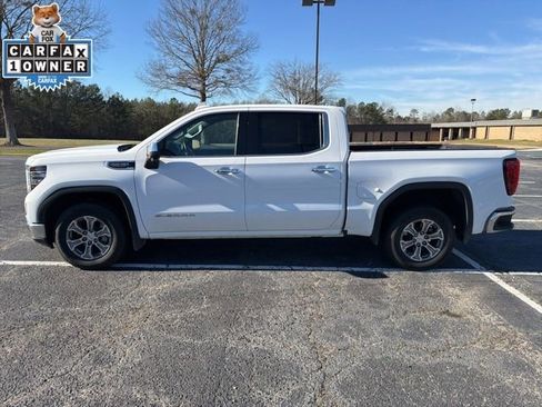 Used 2024 GMC Sierra 1500 SLT image 2