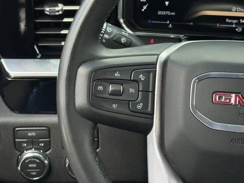 Used 2026 GMC Sierra 1500 SLT AWD/4WD image 17