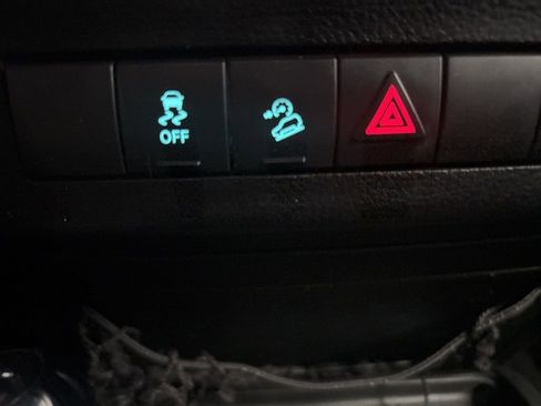 Used 2018 Jeep Wrangler Unlimited Sport w/ Connectivity Group image 19