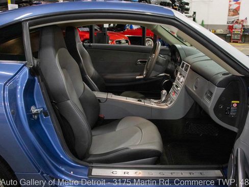 Used 2005 Chrysler Crossfire Limited image 38