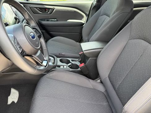 Used 2025 Subaru Forester Premium AWD/4WD image 10