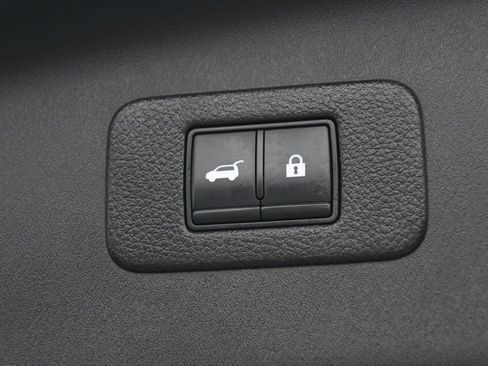 Used 2022 Nissan Armada SL RWD image 30