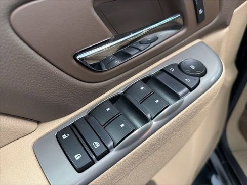 Used 2013 Chevrolet Avalanche LT w/ Suspension Package, Off-Road image 12