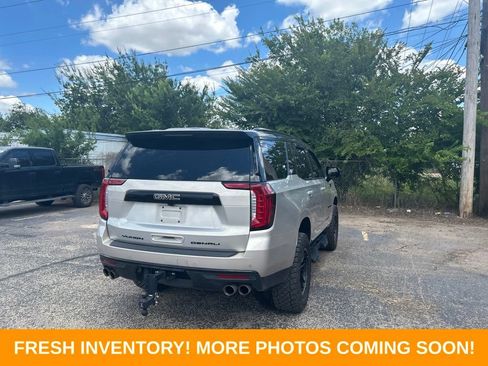 Used 2024 GMC Yukon Denali AWD/4WD image 3