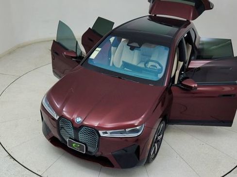 Used 2023 BMW iX xDrive50 w/ Premium Package image 89