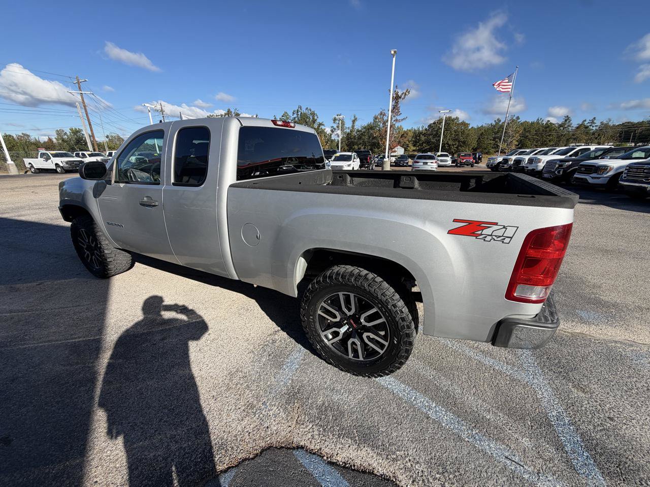 Used 2010 GMC Sierra 1500 SLE w/ Power Pack Plus AWD/4WD image 5