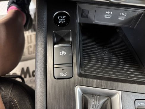 Certified 2025 Nissan Kicks SV image 31