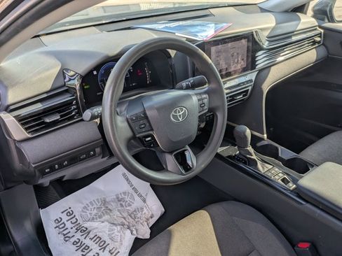 Used 2025 Toyota Camry LE FWD image 9