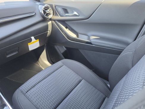 New 2026 Chevrolet Equinox LT w/ Safety and Technology Package FWD image 18