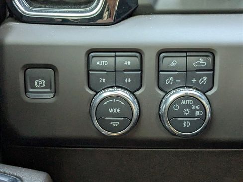 Certified 2024 GMC Sierra 2500 Denali w/ Denali Reserve Package image 39