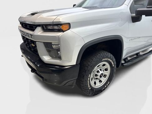 Used 2022 Chevrolet Silverado 2500 Custom w/ Custom Convenience Package AWD/4WD image 18