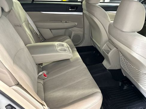 Used 2014 Subaru Outback 2.5i Premium image 12