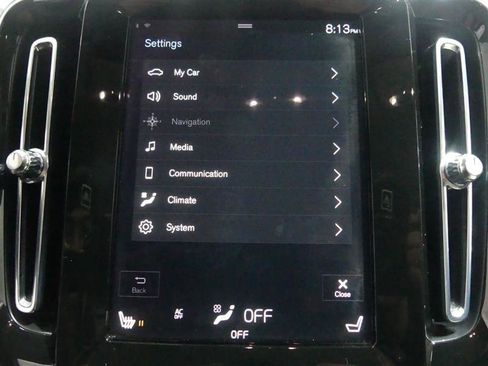 Used 2022 Volvo XC40 T5 Momentum image 45