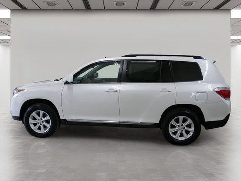 Used 2011 Toyota Highlander 2WD w/ Tech Pkg image 3