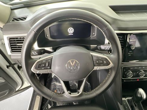 Used 2022 Volkswagen Atlas SE image 11