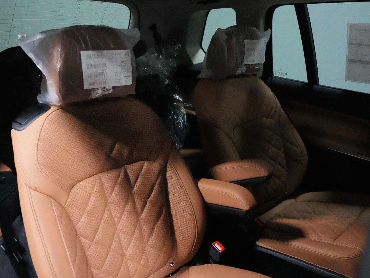 Used 2027 BMW X7 xDrive40i w/ Premium Package AWD/4WD image 11
