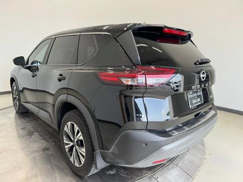 Used 2022 Nissan Rogue SV FWD image 9