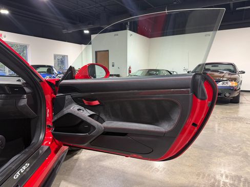 Used 2018 Porsche 911 GT2 RS RWD image 49
