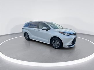 Used 2022 Toyota Sienna XLE video 2