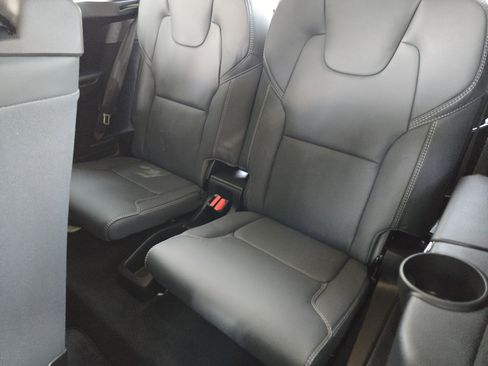 Used 2025 Volvo XC90 T8 Ultra w/ Lounge Package image 32