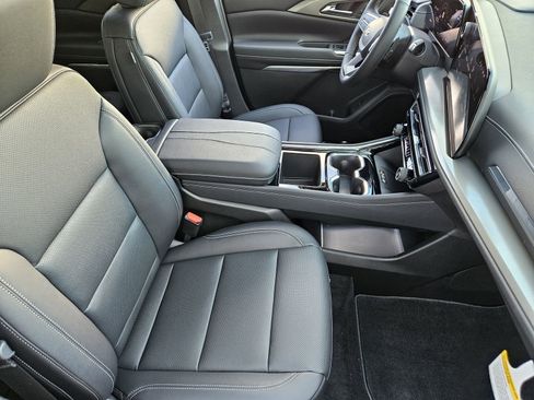 New 2026 Chevrolet Traverse LT w/ Midnight/Sport Edition FWD image 16