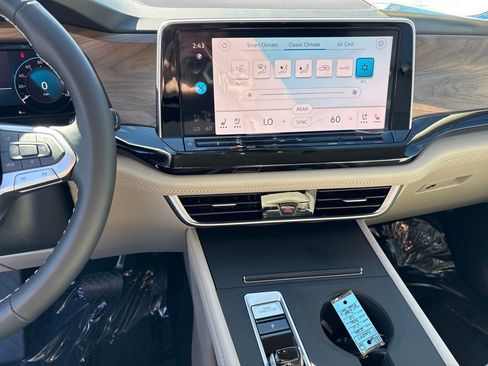 New 2026 Volkswagen Atlas SE image 17