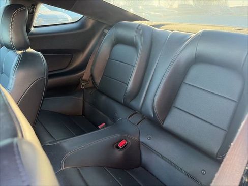 Used 2017 Ford Mustang Premium image 8