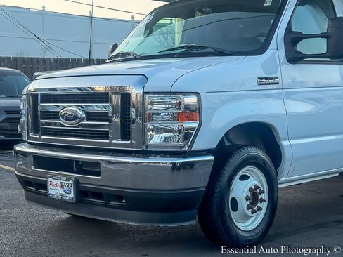Used 2025 Ford E-350 and Econoline 350 Super Duty w/ Power Equipment Group image 3