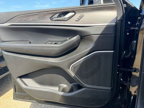 New 2026 Jeep Grand Cherokee Limited w/ Limited Altitude Package image 13