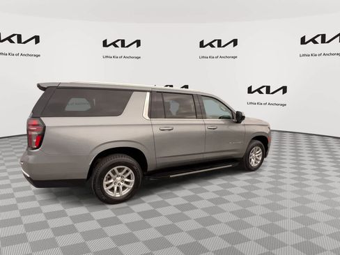Used 2023 Chevrolet Suburban LT AWD/4WD image 8