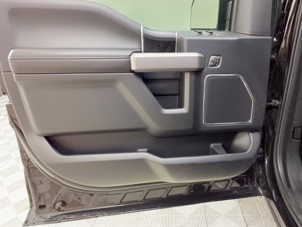Used 2019 Ford F150 Platinum w/ Equipment Group 701A Luxury AWD/4WD image 14