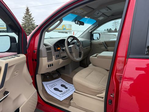 Used 2011 Nissan Titan SV image 12