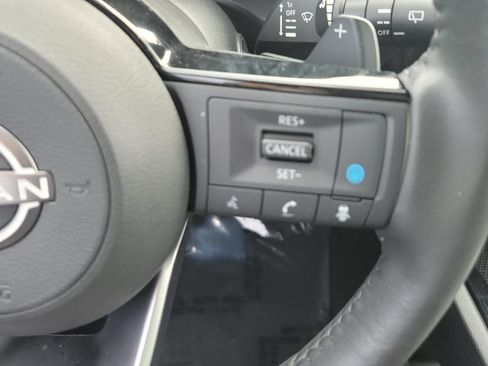 Used 2024 Nissan Rogue SL AWD/4WD image 33
