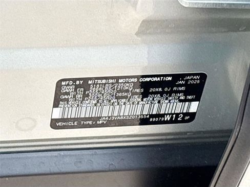 Used 2025 Mitsubishi Outlander SE image 34