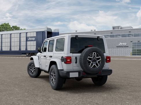 New 2025 Jeep Wrangler Unlimited Sahara w/ Technology Group AWD/4WD image 3
