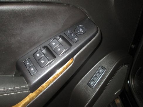 Used 2017 GMC Yukon XL Denali w/ Open Road Package image 10