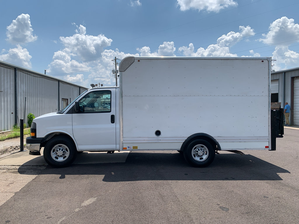 Used 2019 Chevrolet Express 3500 w/ Power Convenience Package RWD image 4