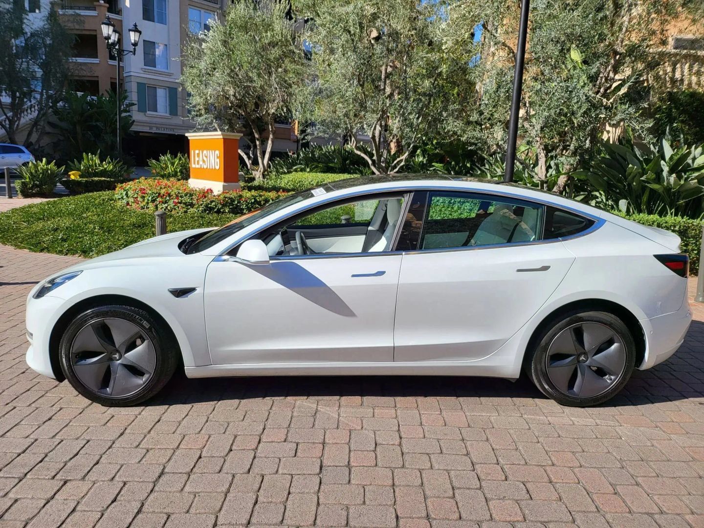 Used 2020 Tesla Model 3 Long Range AWD/4WD image 7