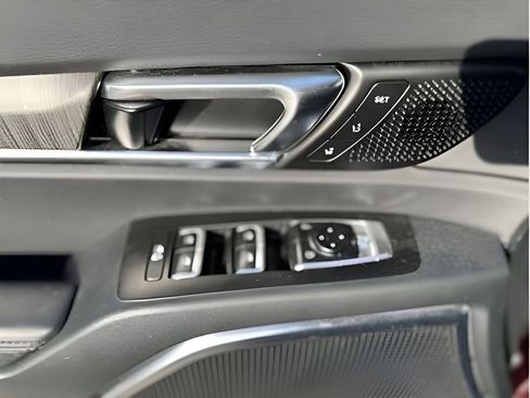 Used 2024 Kia Telluride SX w/ Towing Package image 17