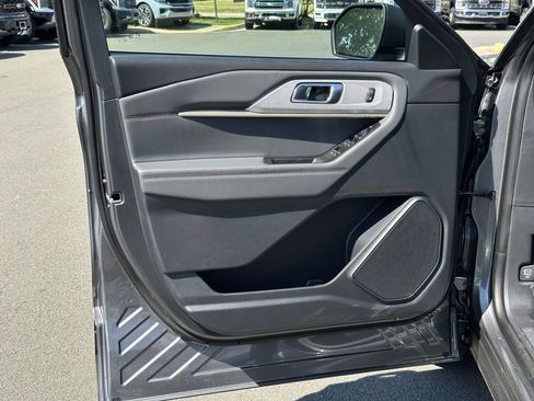 New 2026 Ford Explorer Active AWD/4WD image 9